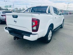2023 Nissan
Navara ST