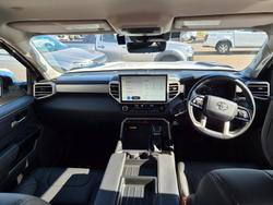 2023 Toyota TUNDRA Limited White