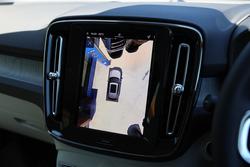 2025 Volvo XC40 Plus B4