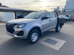 2025 ISUZU
                D-MAX SX