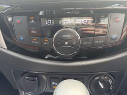 2019 NISSAN NAVARA ST-X