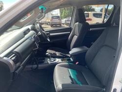 2023 Toyota Hilux 4x4 SR5 2.8L T Diesel Automatic Double Cab C/C