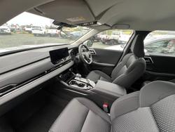 2025 MITSUBISHI Outlander ES