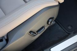 2025 Volvo XC60 Plus B5 Bright