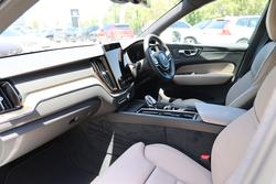 2025 Volvo XC60 Plus B5 Bright