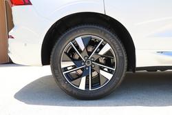 2025 Volvo XC60 Plus B5 Bright