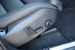 2026 Volvo XC60 Ultra B5 Dark