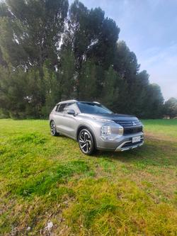 2022 Mitsubishi Outlander Exceed