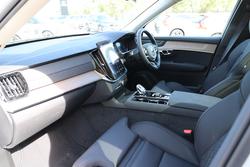 2025 Volvo XC90 Plus B5 Bright