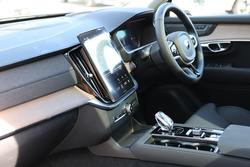 2025 Volvo XC90 Plus B5 Bright