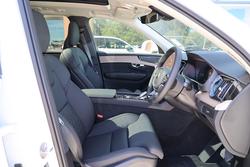 2025 Volvo XC90 Plus B5 Bright