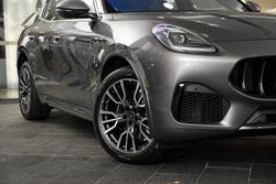 2025 Maserati Grecale 300 HP 4WD GRIGIO LAVA