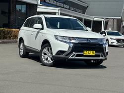 2021 MITSUBISHI
OUTLANDER ES 5 SEAT (AWD)
