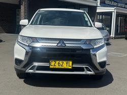 2021 MITSUBISHI
OUTLANDER ES 5 SEAT (AWD)