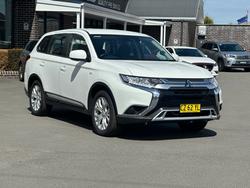 2021 MITSUBISHI
OUTLANDER ES 5 SEAT (AWD)