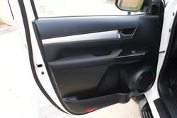 2020 Toyota Hilux SR5