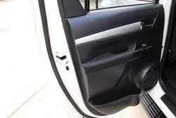 2020 Toyota Hilux SR5