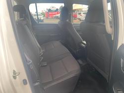 2017 TOYOTA HILUX SR (4x4)