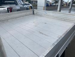 2017 TOYOTA HILUX SR (4x4)