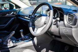 2015 MAZDA
MAZDA3