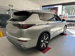 2025 Mitsubishi Outlander Exceed