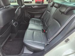 2016 SUBARU LIBERTY 3.6R WHITE