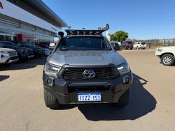 2022 Toyota Hilux Rugged X Silver
