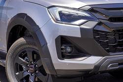 2025 Isuzu D-MAX X-TERRAIN